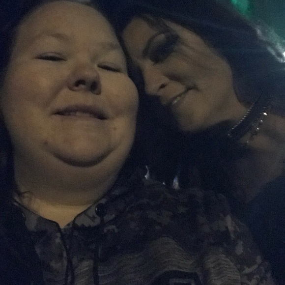 Meet your Posher, Tiana - Picture 5 of 6